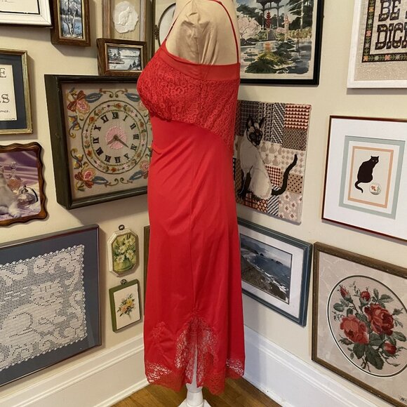 50s Vintage Glamorous Red Nylon Slip Dress with Lace Bust and Hem Size S - Picture 3 of 4